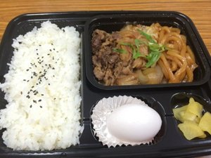 うどん入りすき焼き弁当が１０月２２日（水）までキャンペーン！